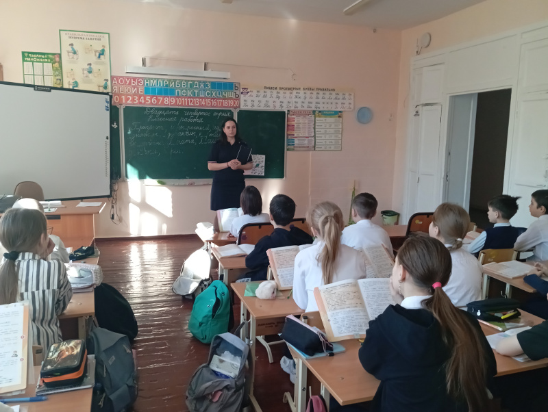 Профилактическая беседа инспектора ОГИБДД.