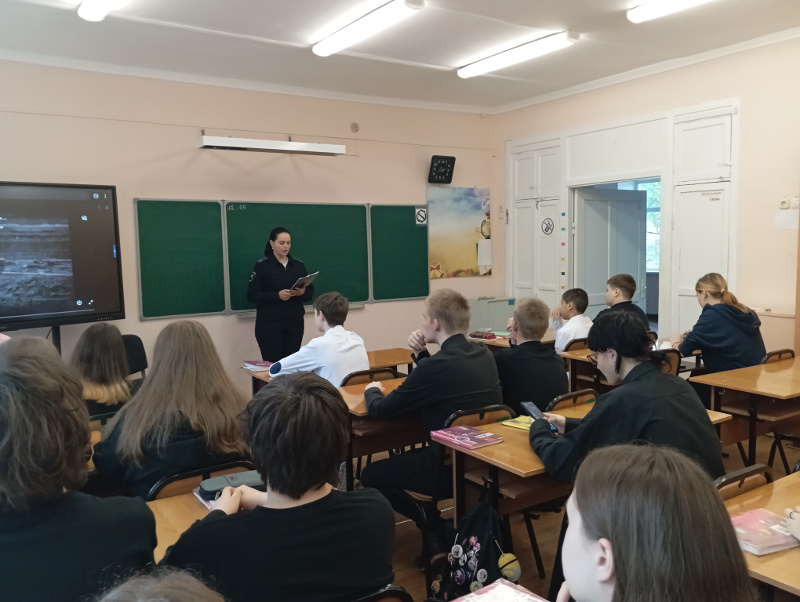 Беседа инспектора ОГИБДД.