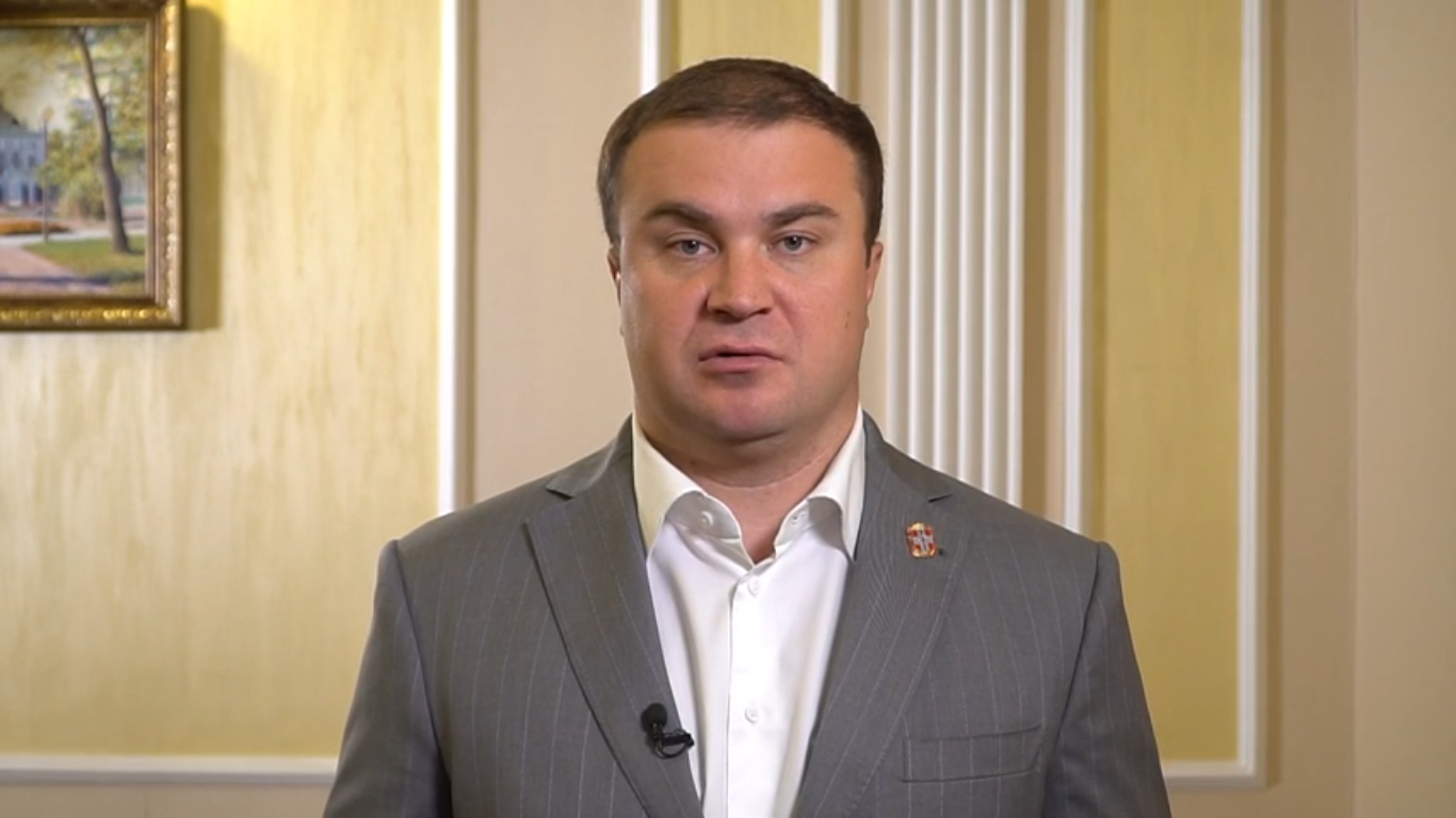 Поздравление Хоценко Виталия Павловича, Губернатора Омской области, Председателя Правительства Омской области для выпускников.